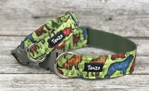 Collier, chiens sur fond vert – Image 2