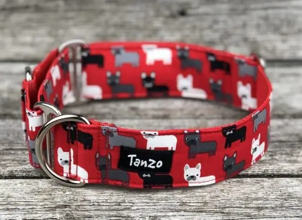 Collier, pugs fond rouge – Image 4