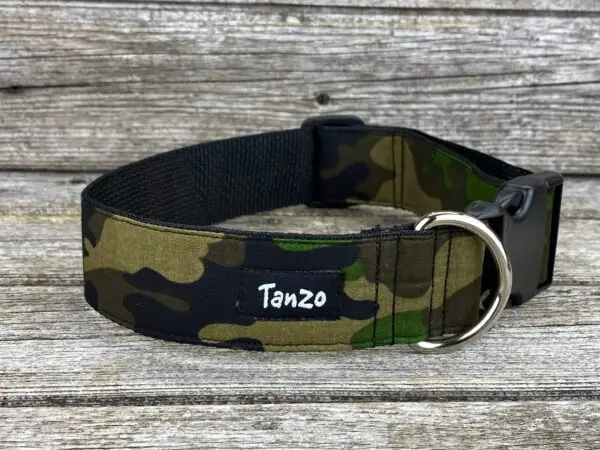 Collier, camouflage foncé