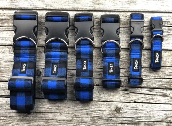 Collier, carreaux bleu et noirs – Image 3