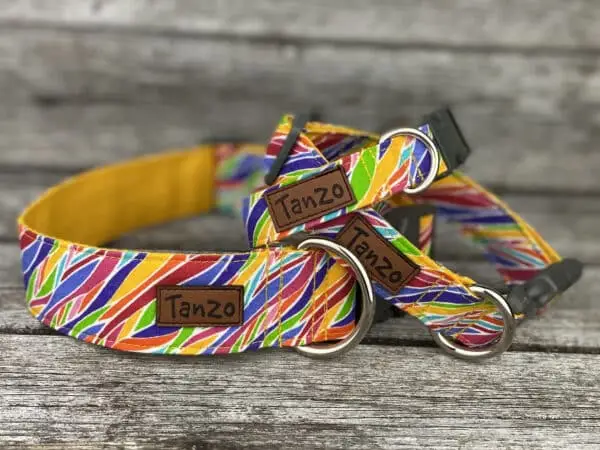 Collier, lignes colorées fond jaune – Image 2