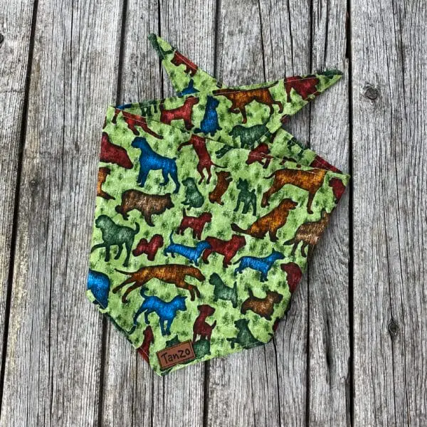 Foulard pour chien, chiens fond vert – Image 2
