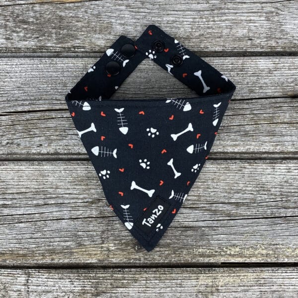 Cat bandana, black with bones and fish - Image 2