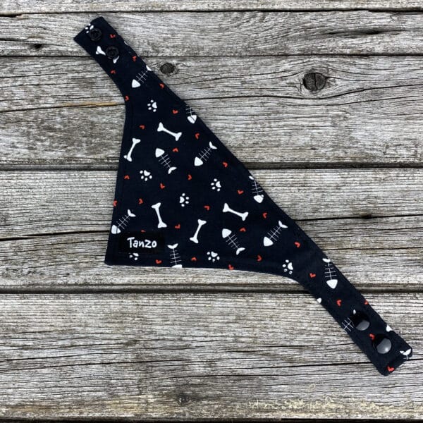 Cat bandana, black with bones and fish - Image 3