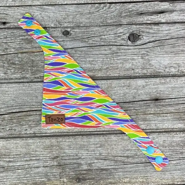 Foulard pour chat, lignes colorées fond jaune – Image 3