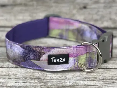 Collier, fleurs mauve