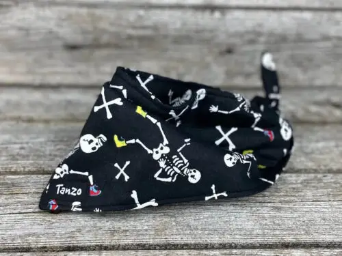 Foulard pour chien, squelettes