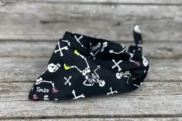Foulard pour chien, squelettes