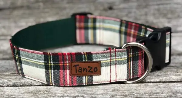 Collier, carreauté beige et vert