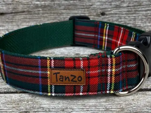 Collier, carreaux vert forêt et rouge