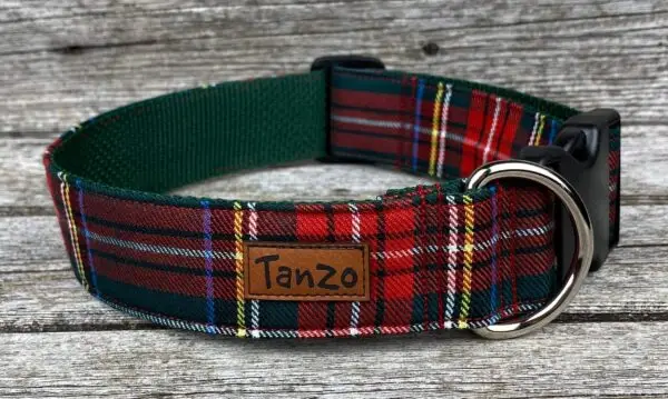 Collier, carreaux vert forêt et rouge